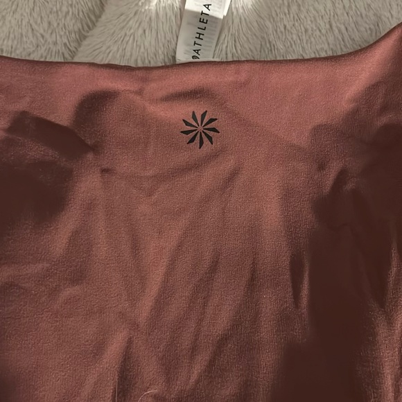 Athleta crop top workout top - Picture 5 of 9